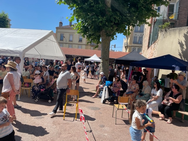 Une kermesse haute en couleurs