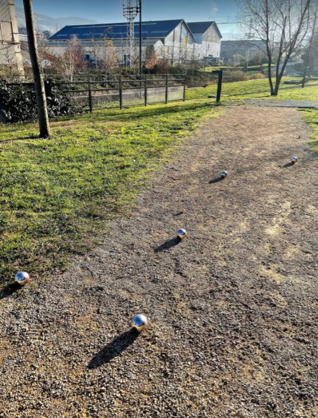 Un nouveau sport : la pétanque !